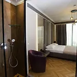 Belvedere & Hotel Wlora