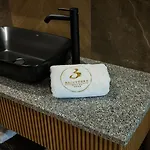 Belvedere & 4* Wlora