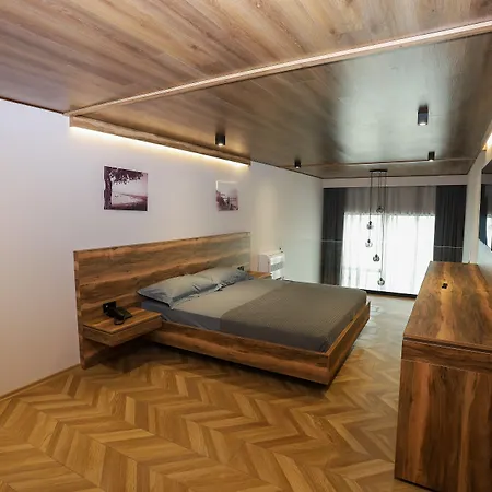 Belvedere & 4* Vlorë